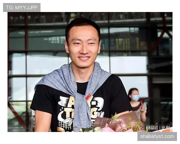 张楠训练间隙竟然带了小金条？这日子也太奢侈了吧！