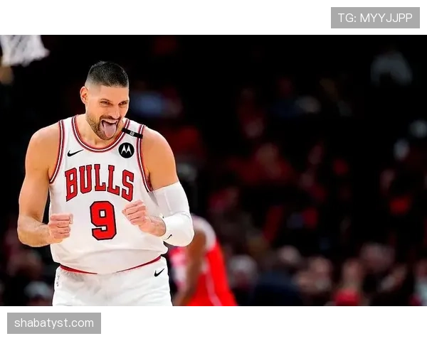 武切维奇拉开空间改变公牛进攻结构