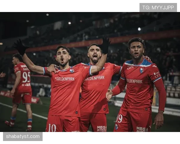 纽卡赛季后期状态波动影响球队稳定性，争冠形势面临考验。